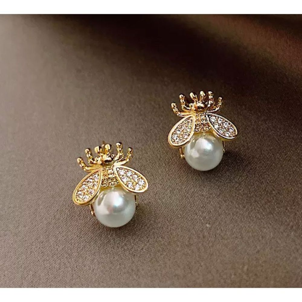 Bee pearl stud earrings 14k gold-vermeil over sterling silver. NEW